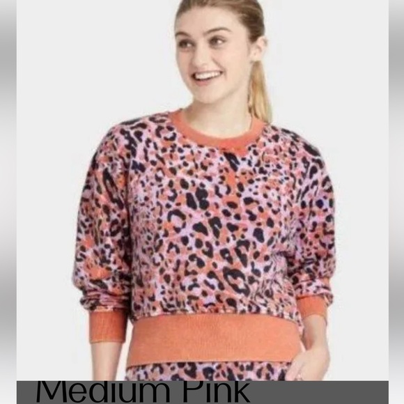 JoyLab Women's  SzM  Pink Leopard Crewneck Pullover Cropped Sweatshirt - Picture 2 of 7